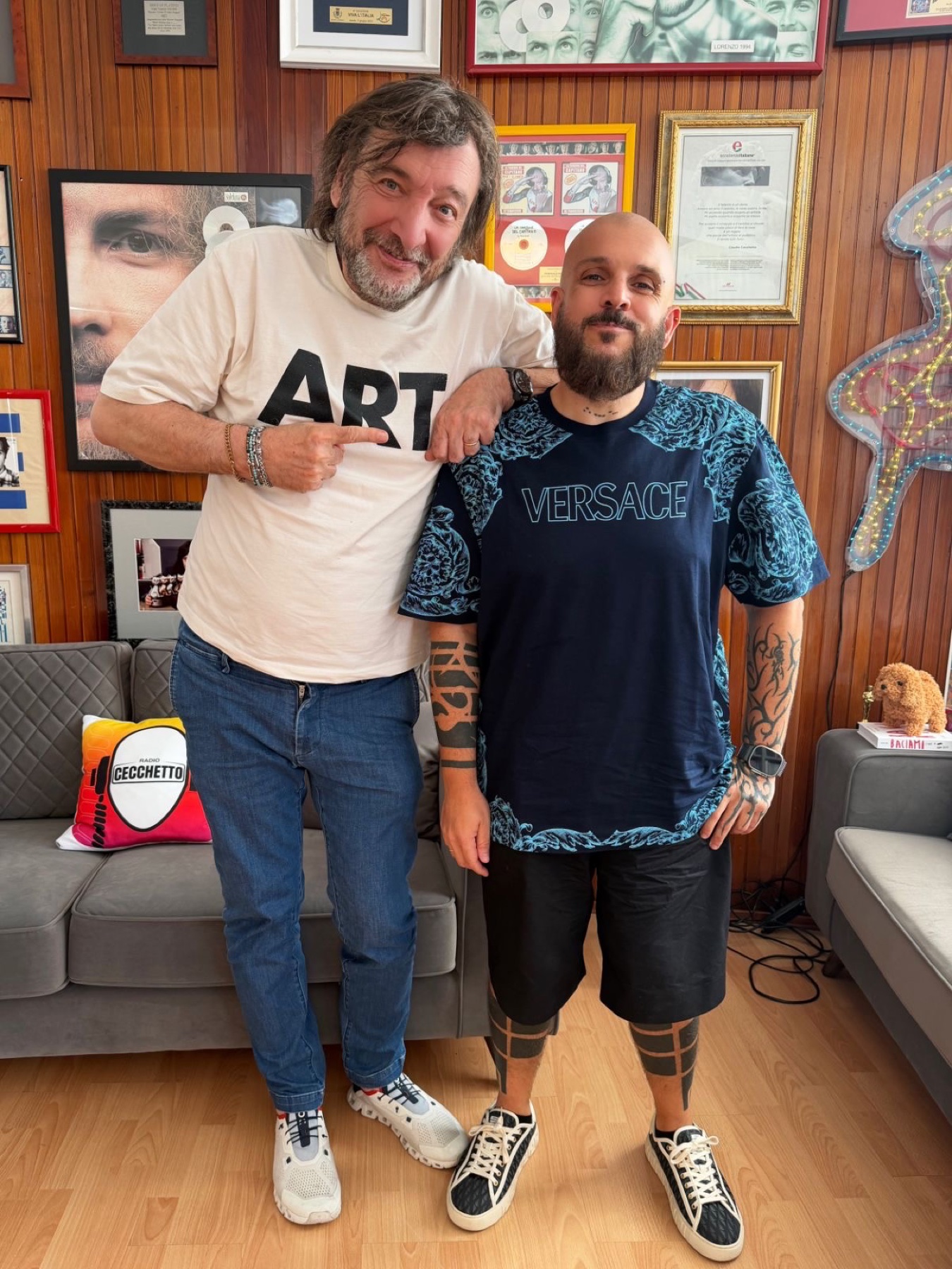 Roberto Mantovani insieme a Claudio Cecchetto